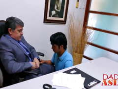 Office stud having sex with Jap twink